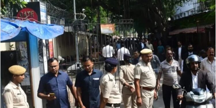 Vigilance Court Sentences Patna Policemen to 3 Years in 2017 Fruit Vendor Assault Case