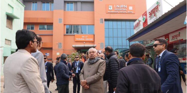 CM Nitish Kumar Inspects Construction of Loknayak Jayaprakash Narayan Super Specialty Hospital in Rajvanshi Nagar, Directs Officials to Expedite Work