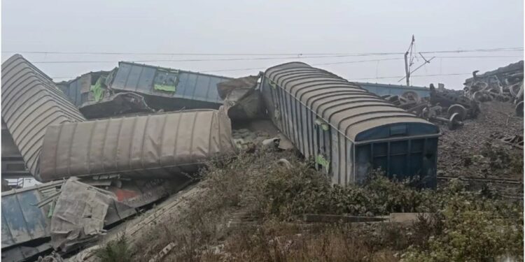 Railway Board Orders High-Level Probe as Patna–Howrah Line Remains Disrupted After Derailment