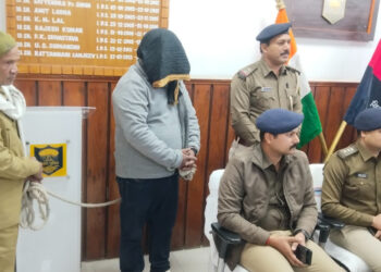 Police In Bihar Arrest Alleged Loan Shark After Seizing 245 Cheques, 1.7 Lakh Cash And 1.75kg Silver
