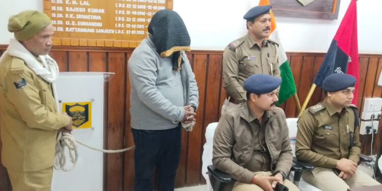 Police In Bihar Arrest Alleged Loan Shark After Seizing 245 Cheques, 1.7 Lakh Cash And 1.75kg Silver