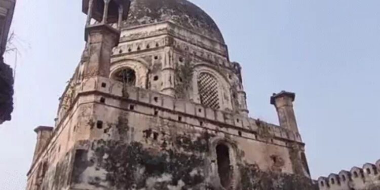 Mughal era tomb structure in aurangabad bihar