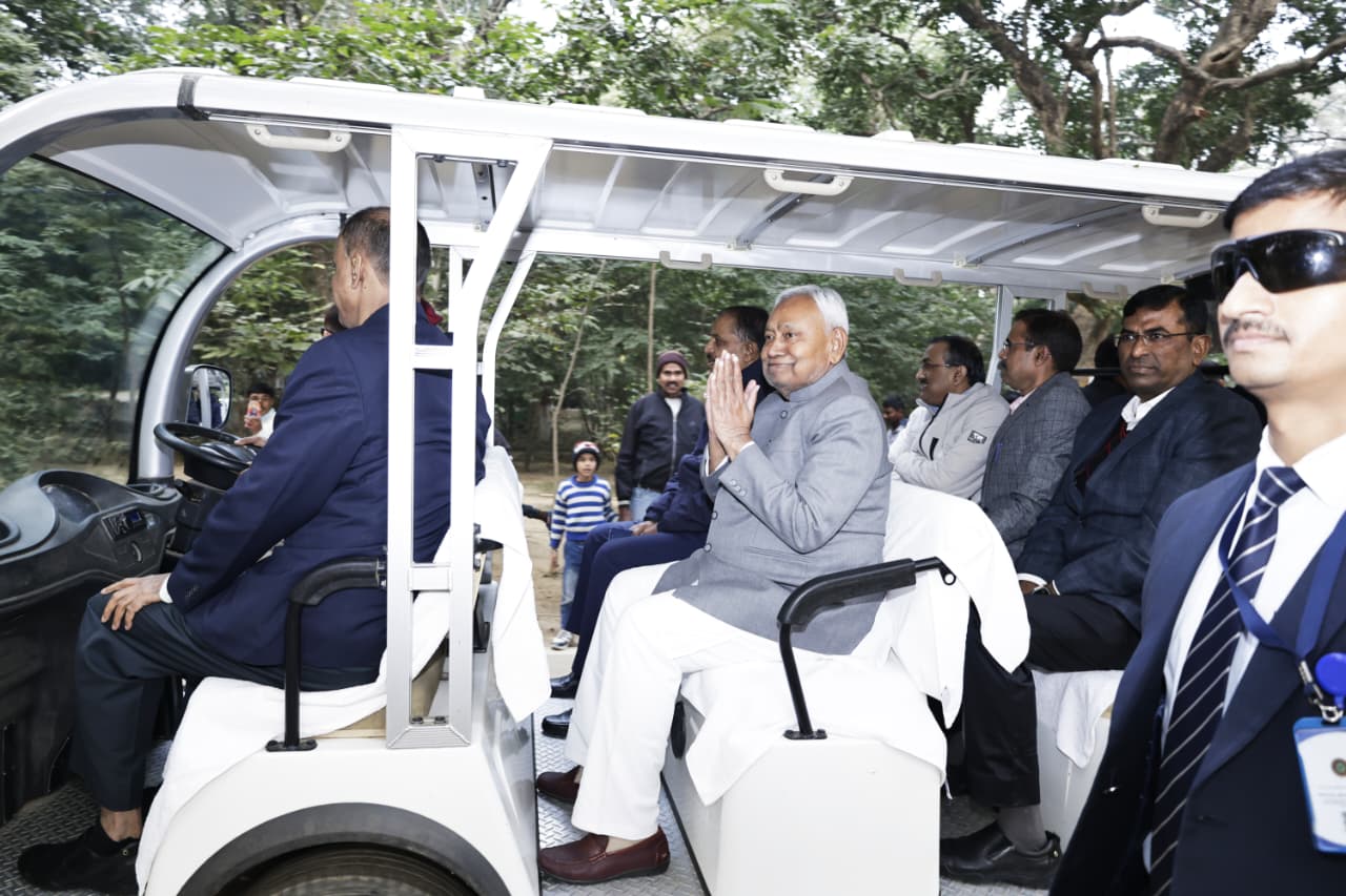 Bihar CM Nitish Kumar Visits Patna Zoo, Names Newborn Zebra Foal and Urges Faster Development
