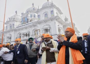 Bihar CM Nitish Kumar Pays Tribute at Patna Sahib on Guru Gobind Singh’s 359th Prakashotsav