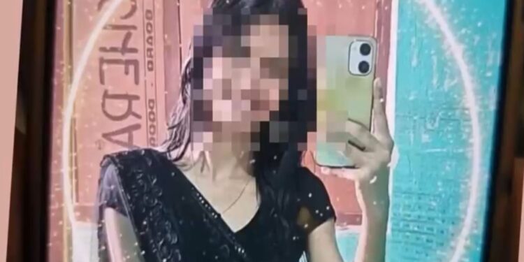 Patna Woman, 20, Dies After Fall From Rooftop; Body Handed to Partner After Family Fails to Respond