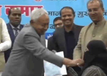 CM Nitish Kumar Hijab Controversy: Teachers Defend Doctor Nusrat Parveen, Students Demand Apology