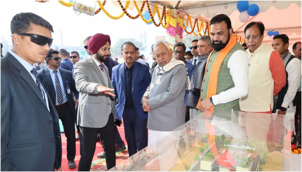 CM Nitish Kumar Launches Samriddhi Yatra in West Champaran, Reviews Industrial Development in Kumarbagh