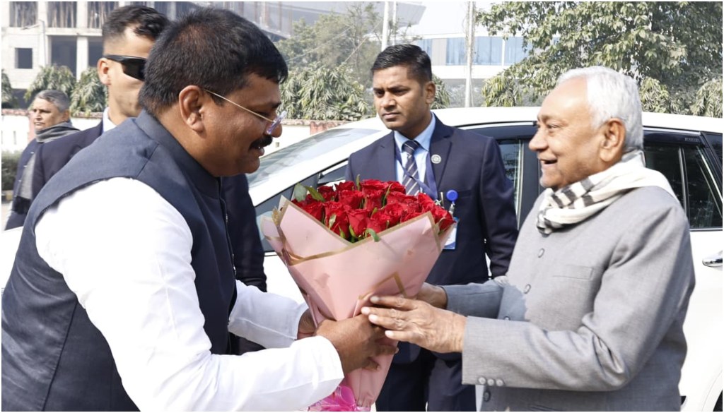 CM Nitish Kumar Launches Samriddhi Yatra in West Champaran, Reviews Industrial Development in Kumarbagh