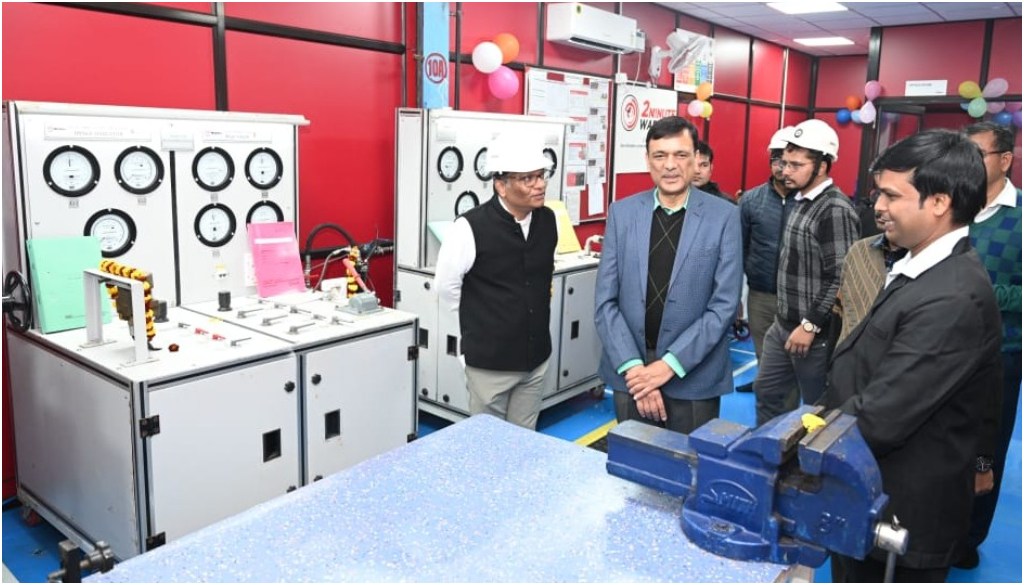 East Central Railway General Manager Inspects Harnaut Coach Workshop and Patna–Natesar Rail Section