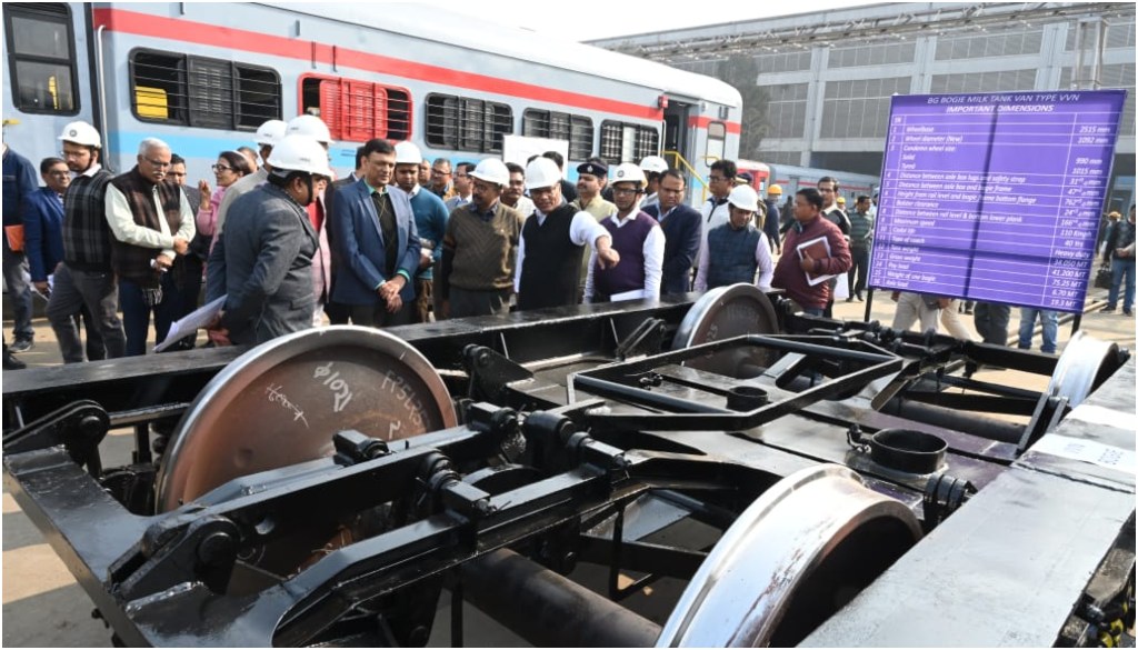 East Central Railway General Manager Inspects Harnaut Coach Workshop and Patna–Natesar Rail Section