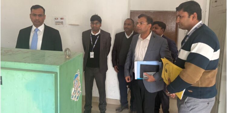 Bihar Energy Secretary Carries Out Surprise Inspection of Majhauliya and Madhopur Power Substations