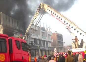 Massive Fire at Plastic Factory on Patna Bypass Causes Losses Worth Lakhs After Short Circuit