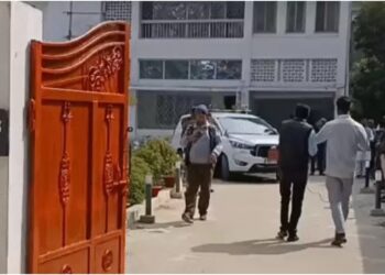 Tej Pratap Vacates Government Bungalow, Minister Alleges Fans, Chairs, ACs and Bulbs Missing; Roof Damaged