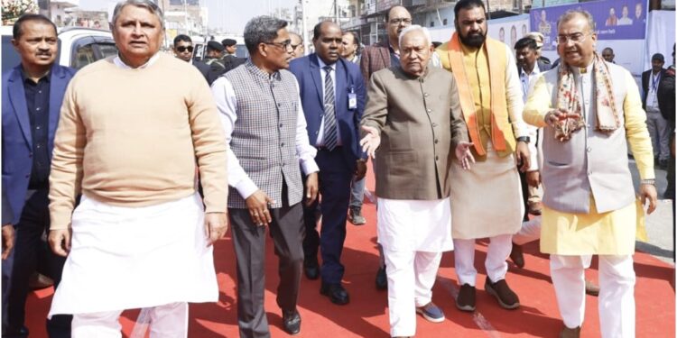 CM Nitish Kumar Launches Rs 202 Crore Development Projects in Siwan During Samriddhi Yatra, Urges Officials to Expedite Work