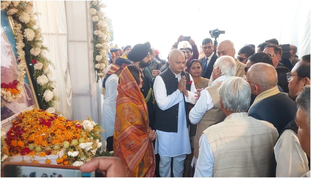 Darbhanga Royals Host Grand Feast Honouring Late Queen, Gifts Silverware and Appliances to Brahmins