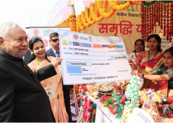 CM Nitish Kumar Inspects Development Works in Vaishali, Interacts with Jeevika Women and Reviews Projects Under Samriddhi Yatra