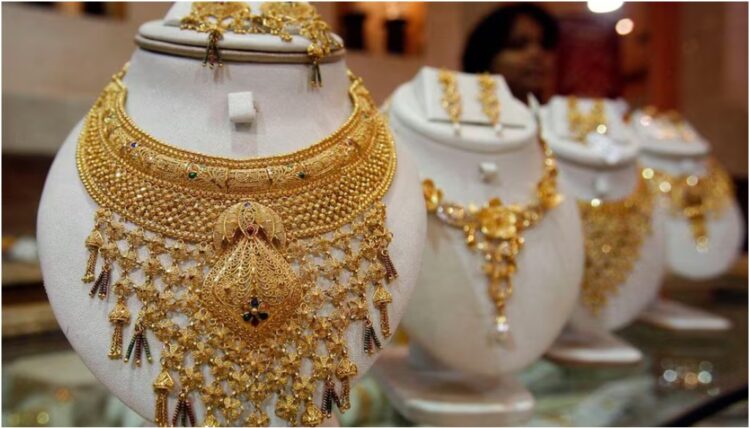 Gold, Silver Prices Fall On April 23; Gold Down Rs 927, Silver Drops Rs 4,700