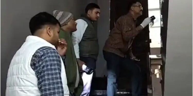 Armed Robbers Hold Patna Doctor’s Family Hostage, Steal Valuables Worth Over Rs 5 Lakh