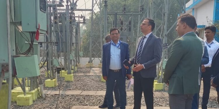 Bihar’s energy secretary Manoj Kumar Singh on Saturday inspected the 33/11 kV power substation at Desari in Vaishali