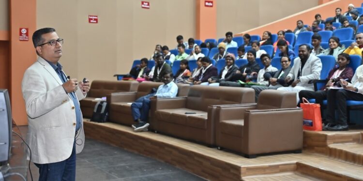Teachers and students from PM SHRI schools take part in innovation mentoring drive at CIMP
