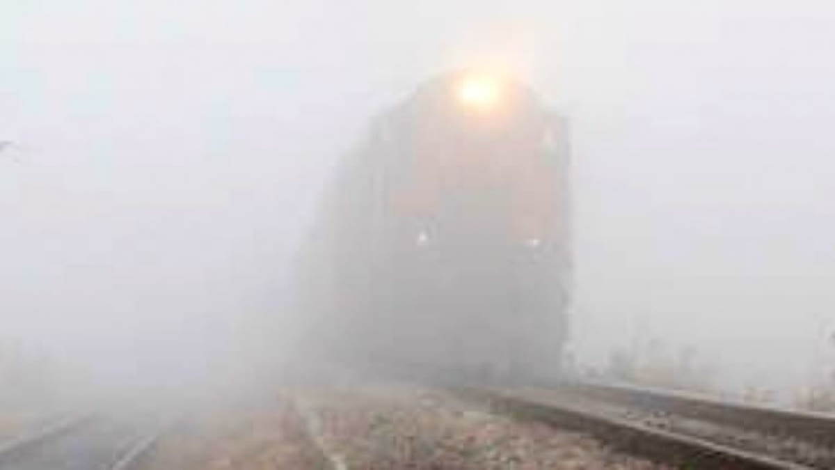 Low Visibility, Slow Movement: Patna Battles Another Fog-Choked Morning