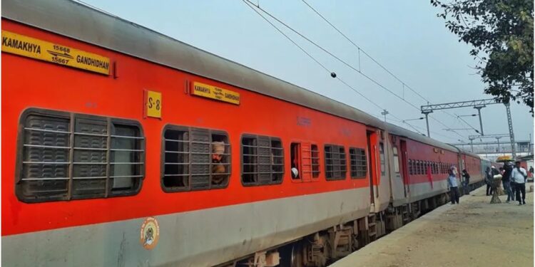 Thieves Strike Sleeping Passengers on Kamakhya Express, Raising Fresh Safety Concerns