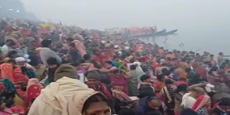 Devotees Gather at Ganga Ghats Across Bihar for Mauni Amavasya Holy Dip