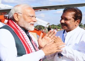 PM Modi Makes Brief Transit Halt at Purnea, Discusses Seemanchal Development