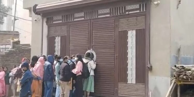 ‘We Don’t Want to Stay Here’: Students Struggle to Vacate Patna Hostel After NEET Aspirant’s Death