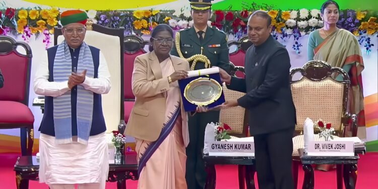 Roshan Kushwaha,Samastipur district magistrate honoured by president after record 71.75% turnout in Bihar assembly elections