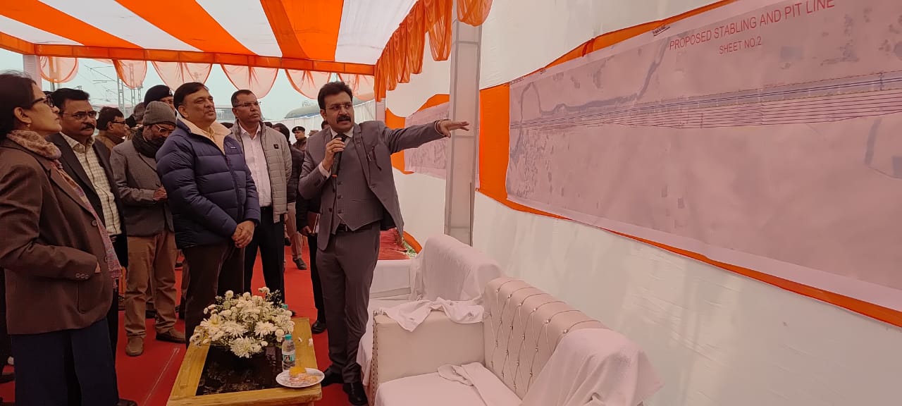 East Central Railway GM Conducts Window Trailing Inspection of Patna-Ara Rail Section, Reviews Progress of Ara Station Redevelopment