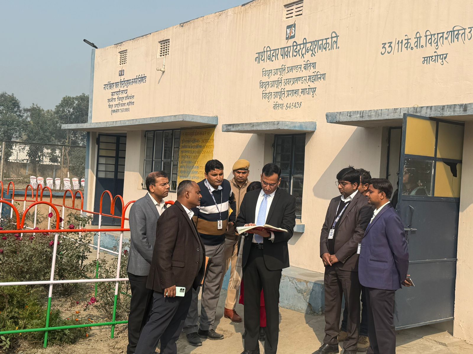 Bihar Energy Secretary Carries Out Surprise Inspection of Majhauliya and Madhopur Power Substations