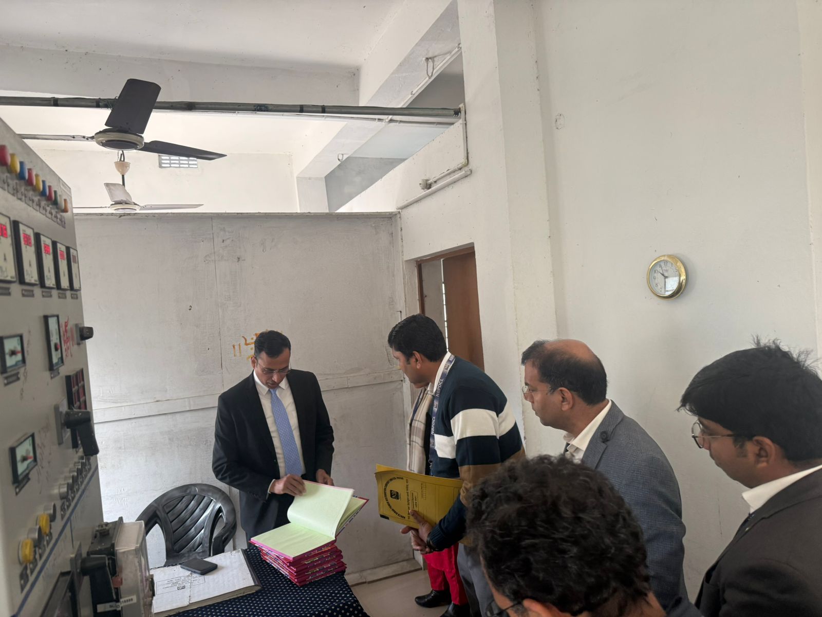 Bihar Energy Secretary Carries Out Surprise Inspection of Majhauliya and Madhopur Power Substations