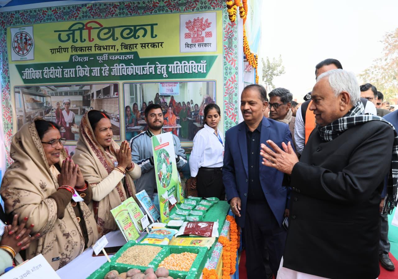 CM Nitish Kumar Reviews Development Schemes in East Champaran During Samridhi Yatra, Directs Officials to Expedite Work