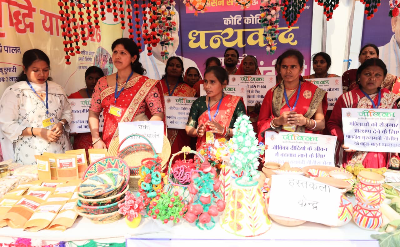 CM Nitish Kumar Inspects Development Works in Vaishali, Interacts with Jeevika Women and Reviews Projects Under Samriddhi Yatra