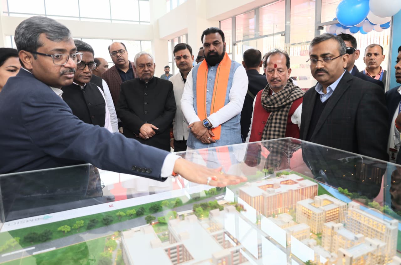 CM Nitish Kumar Inspects Development Works in Vaishali, Interacts with Jeevika Women and Reviews Projects Under Samriddhi Yatra