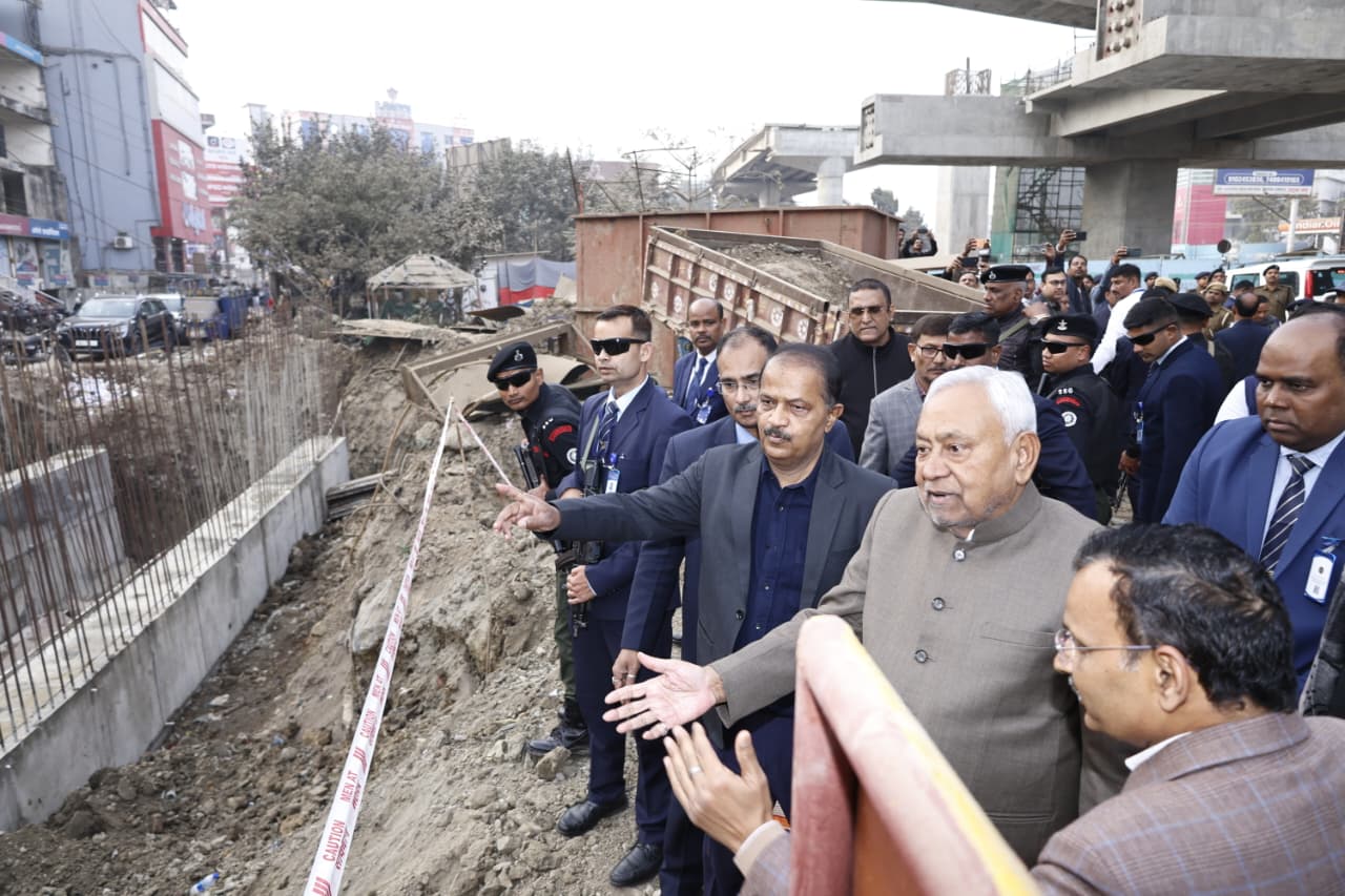 CM Nitish Kumar Inspects Patna Road Projects, Orders Timely Completion to Ease Traffic Woes