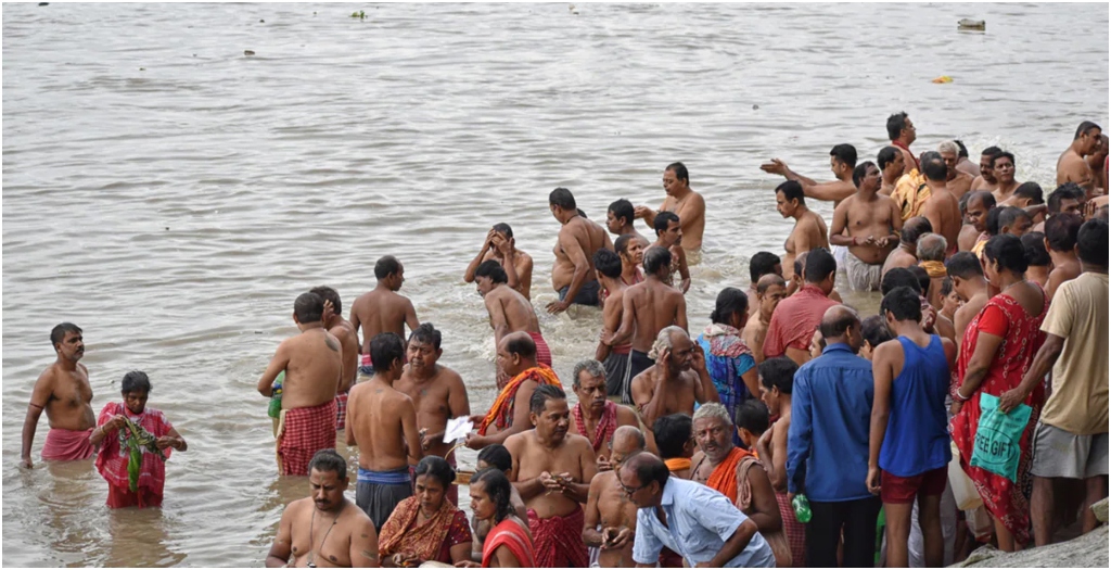 Holy Dips, Hot Khichdi and Busy Bazaars: Makar Sankranti Brings Faith and Festive Cheer to Bihar