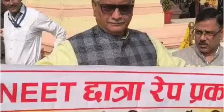 Bihar Assembly Budget Session: Opposition Protests Over NEET Student Rape-Death Case; Tejashwi Attends House Despite Ill Health