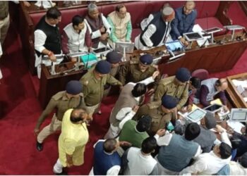Clash Over ‘Status’ in Bihar Legislative Council: Ashok Choudhary and Sunil Singh Confront, Opposition Members Ejected from Well