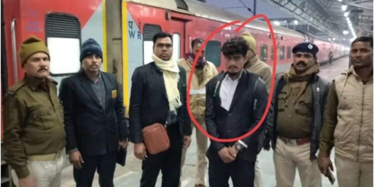 Nepali Youth Posing as TTE on Sabarmati Express Arrested by GRP in Samastipur