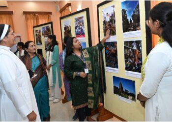 Annual Photography Exhibition at Patna Women’s College Explores Spirituality, Urban Life and Student Creativity