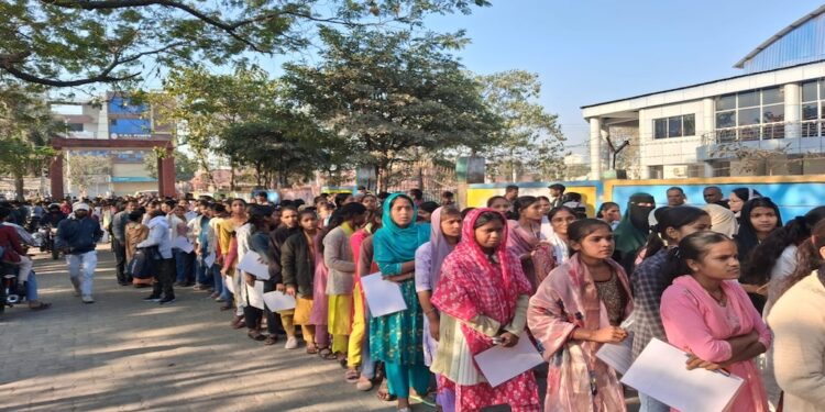 Bihar Matriculation Exams Begin Under Tight Security; Girls Given Grand Welcome At Model Centres