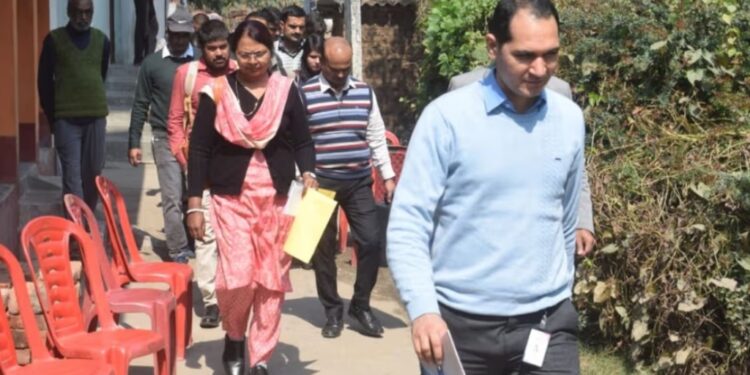 NEET Student Death Probe CBI Reaches Jehanabad Questions Family for Hours; Assures Fair Investigation