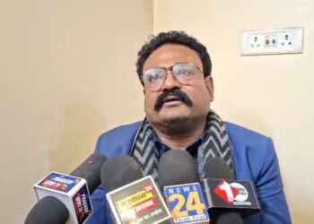 Man storms Patna coaching centre, threatens to shoot teacher Guru Rahman