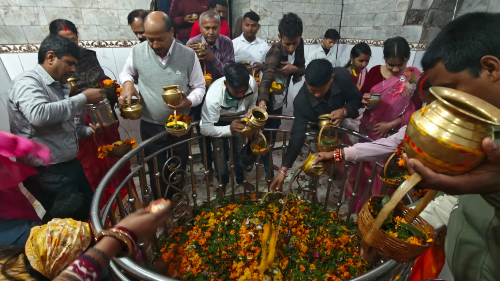 Mahashivratri Celebrated Across Bihar With Midnight Vigils And Temple Rush