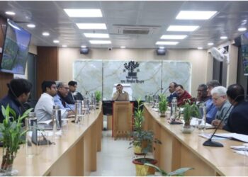 Bihar Road Secy Orders Faster Pace on Sultanpur–Aguwani Ghat Ganga Bridge, Warns of Blacklisting Delays