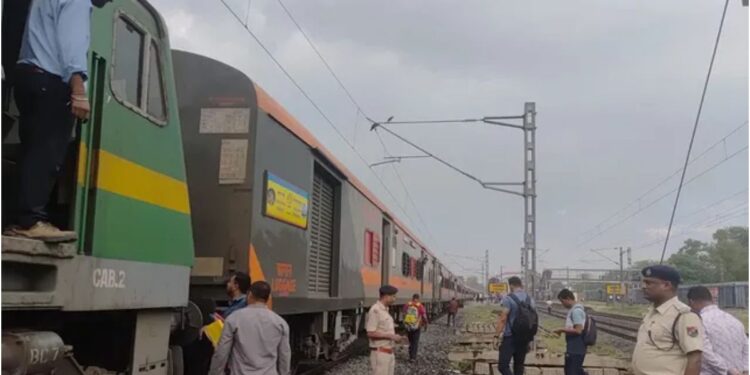 Amrit Bharat Express Delayed for Hours Near Patna After Engine Failure Forces Freight Locomotive Replacement