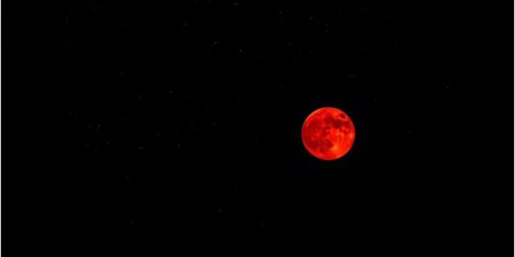 Blood Moon Lunar Eclipse to Be Visible Across Cities of Bihar at Specified Times