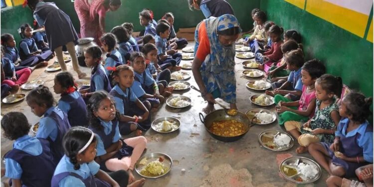 Bihar Government Orders Uninterrupted Mid-Day Meals for 1.3 Crore Schoolchildren